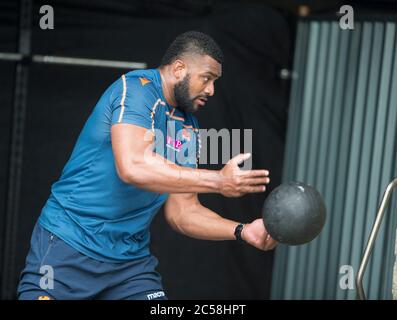 Edinburgh Rugby formazione a distanza sicura al BT Murrayfield Stadium, Edinburgh, Scozia, Regno Unito. 1 luglio 2020. Mesu Kunavula è stato raffigurato durante l'allenamento di condizionamento al BTMurrayfield. Credit: Ian Rutherford/Alamy Live News. Foto Stock