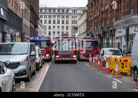 Glasgow, Scozia, Regno Unito. 1 luglio 2020. Il Servizio Scottish Fire and Rescue ha fatto un incidente in Queen Street. Credit: Notizie dal vivo SKULLY/Alamy Foto Stock