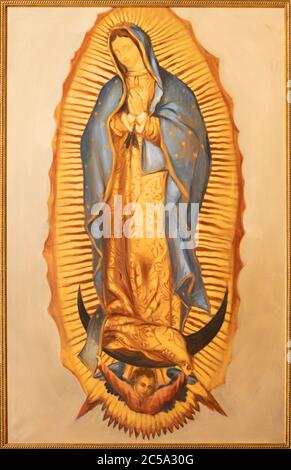 BARCELLONA, SPAGNA - 2 MARZO 2020: Il dipinto della Vergine Maria di Guadalupe nella chiesa Santuario Nuestra Senora del Sagrado Corazon. Foto Stock