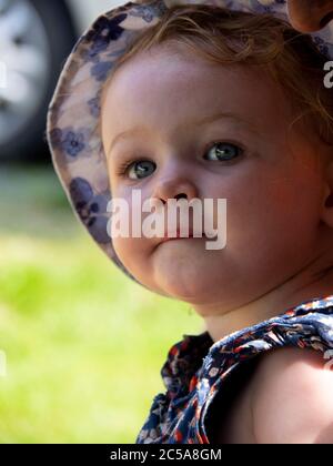 Primo piano ritratto di un bambino, Regno Unito Foto Stock