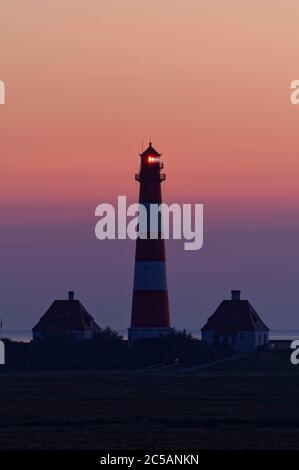 Westerheversand Faro sulla penisola di Eiderstedt, Frisia settentrionale, Schleswig-Holstein, Germania Foto Stock