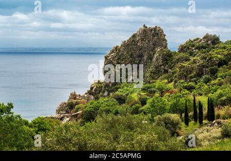 Spiaggia di Tonnara di Scopello, Riserva Naturale di Zingaro, provincia di Trapani, Sicilia, Italia Foto Stock