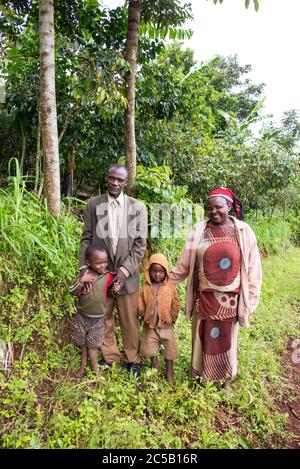 Visita alla cooperativa di caffè Gashonga nella regione del lago Kivu in Ruanda Foto Stock