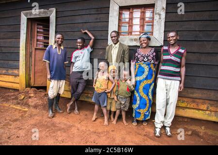 Visita alla cooperativa di caffè Gashonga nella regione del lago Kivu in Ruanda Foto Stock