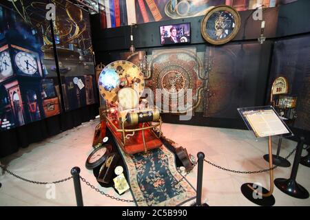 Steampunk H.G. Wells Time Machine alla mostra Steampunk San Diego Automotive Museum. Foto Stock