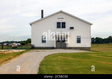 Amish School House, Indiana, USA, di James D Coppinger/Dembinsky Photo Assoc Foto Stock