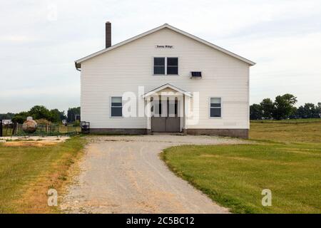 Amish School House, Indiana, USA, di James D Coppinger/Dembinsky Photo Assoc Foto Stock