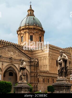 La Cattedrale di Palermo è uno dei monumenti architettonici più importanti della Sicilia; costruita nel 1184 dai Normanni su una Moschea musulmana, Sicilia, Italia Foto Stock