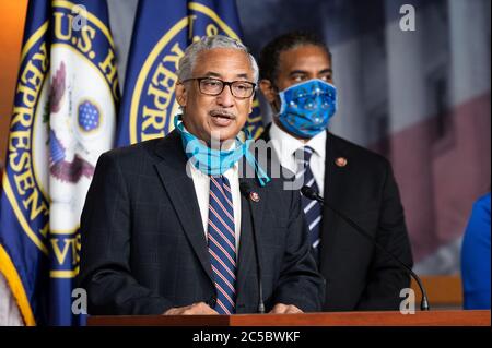 Washington, Stati Uniti. 01 Luglio 2020. Il rappresentante degli Stati Uniti Bobby Scott (D-VA) parla ad una conferenza stampa del congresso Black Caucus. Credit: SOPA Images Limited/Alamy Live News Foto Stock