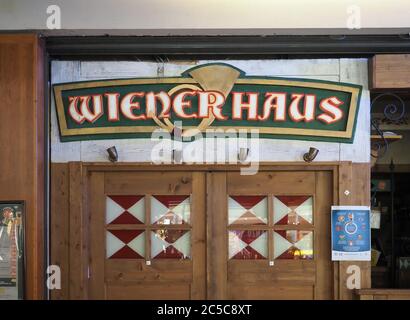 TORINO, ITALIA - CIRCA GIUGNO 2020: Ristorante Wienerhaus Foto Stock