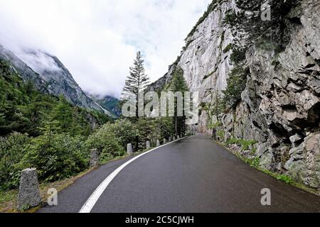 Antico tratto del passo Grimselnelle Alpi svizzere che collega l'Oberland Bernese con l'Alto Vallese, Svizzera Foto Stock