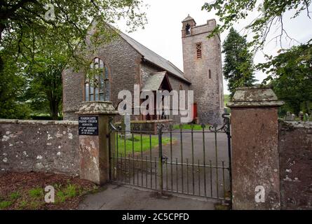 Chiesa di Tundergarth e stanza della memoria di fronte al campo dove il cono del naso del volo Pan am 103 si è schiantato in Lockerbie, Dumfriesshire Foto Stock