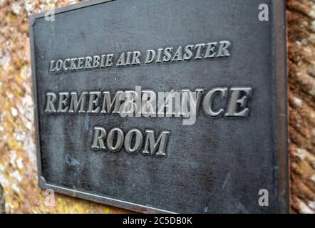 Chiesa di Tundergarth e stanza della memoria di fronte al campo dove il cono del naso del volo Pan am 103 si è schiantato in Lockerbie, Dumfriesshire Foto Stock