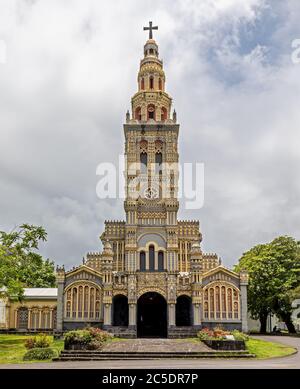 Vista frontale della Chiesa Sainte-Anne a Saint-Benoit (la Reunion) Foto Stock