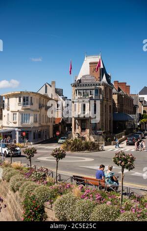 Vista del centro di Dinard, Bretagna, Francia Foto Stock