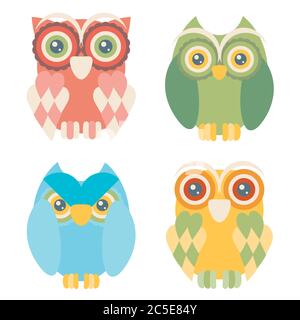 Set di quattro gufi isolati su sfondo bianco. Icone di piatto. Illustrazione Vettoriale. Illustrazione Vettoriale