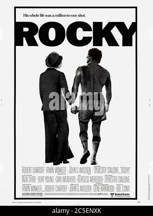 Rocky (1976) diretto da John G. Avildsen e interpretato da Sylvester Stallone, Talia Shire, Burt Young e Carl Weathers. Rocky Balboa sfrutta al massimo la sua possibilità di partecipare a un incontro di esibizione con il campione dei pesi massimi Apollo Creed in questa rabbia di grande successo per arricchire la storia d'amore. Fotografia di un poster di un foglio completamente restaurato e rivestito di lino originale 1976 US ***SOLO PER USO EDITORIALE***. Crediti: BFA / MGM / UA Entertainment Co Foto Stock