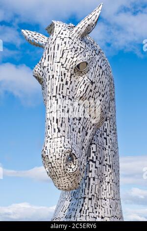 Il monumento Kelpies presso il parco Helix vicino Falkirk in Scozia - famoso punto di riferimento scozzese Foto Stock