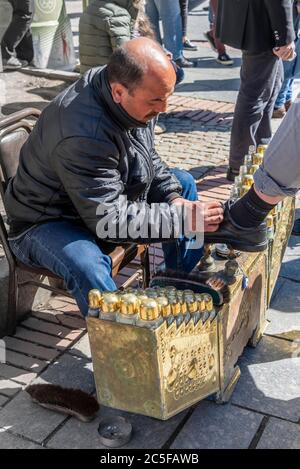 Scarpe da pulizia Shoeshine, Istanbul, Turchia Foto Stock