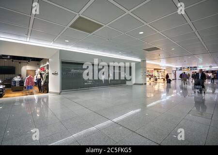 MONACO, GERMANIA - CIRCA GENNAIO 2020: Scatto interno dell'aeroporto di Monaco. Foto Stock