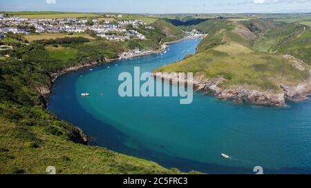 Vista aerea del porto di Solva in alta marea. Solva Pembrokeshire Galles Regno Unito Foto Stock