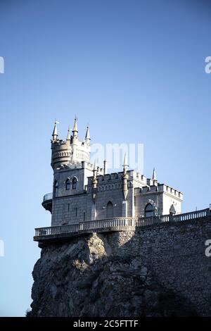 Il famoso castello di Swallow's Nest vicino a Yalta in Crimea Foto Stock