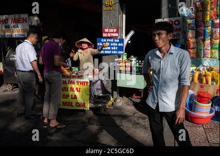 Banh mi vendor, ho Chi Minh City, Vietnam Foto Stock