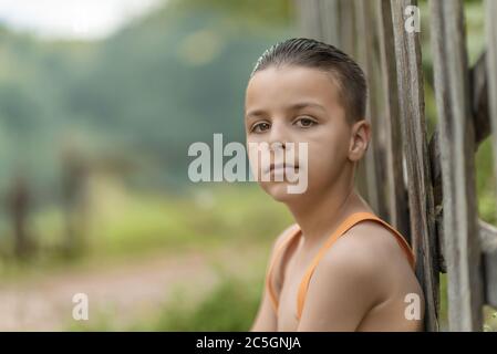 ritratto di un ragazzo fuori Foto Stock