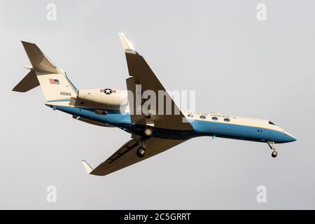 United States Air Force (USAF) Gulfstream Aerospace C-37A Gulfstream V del 65° squadrone Airlift basato su Joint base Pearl Harbor-Hickam, Hawaii. Foto Stock