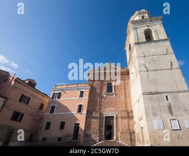 Chiesa di San Nicola di Bari a Sirolo, in Riviera del Conero, Mare Adriatico, Sirolo, Ancona, Marche, Italia Foto Stock