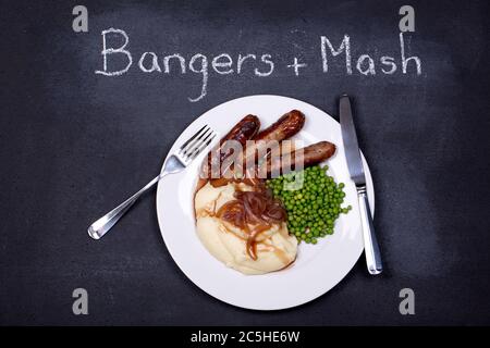 Lavagna che fa pubblicità allo speciale quotidiano di Bangers e Mash Foto Stock