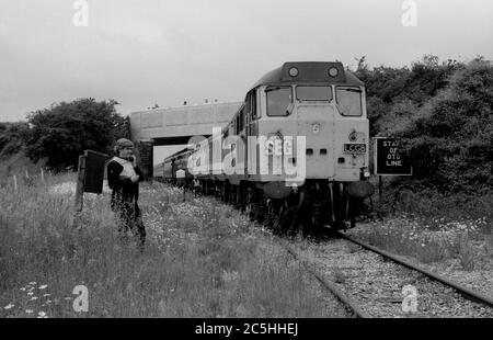 31 31463, che dirige la ferrovia 'Walsall Concerto', in attesa dell'ingresso al Long Marston Army Camp Open Day, Warwickshire, Regno Unito. 1987. Foto Stock