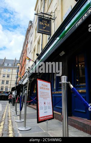Londra, Regno Unito. 3 luglio 2020. Coronavirus: I pub si preparano per riaprire. Credit: Matthew Chpicle/Alamy Live News Foto Stock