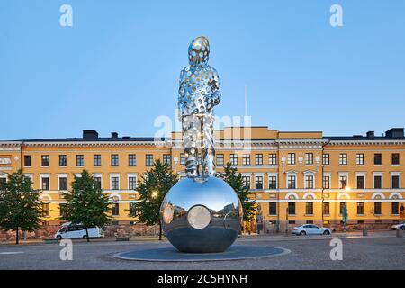 Helsinki, Finlandia - 29 luglio 2018: Memoriale nazionale della guerra d'inverno in piazza Kasarmitori Foto Stock