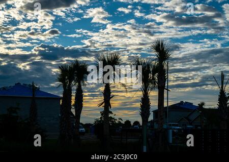 Sunrise break in una nuova comunità nella Florida centro-occidentale. Foto Stock