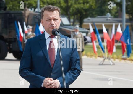 Varsavia, Mazoviano, Polonia. 3 luglio 2020. Ministro della Difesa Nazionale MARIUSZ BLASZCZAK durante l'inaugurazione del Cyber.mil con il programma di Classe per il 2020/2021 e la cerimonia di premiazione del National Cyber Security Center Banner presso l'Università militare del Technology.in la foto: MARIUSZ BLASZCZAK Credit: Hubert Mathis/ZUMA Wire/Alamy Live News Foto Stock