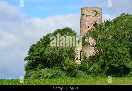 Ratton Monument a Ratton West Sussex. Conosciuta per l'attività occulta, suicida e paranormale Foto Stock