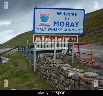 Benvenuti al cartello Moray Road vicino alla stazione sciistica Lecht Foto Stock