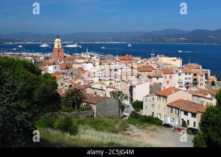 Vista sulla città vecchia, Saint-Tropez, Var, Provence-Alpes-Côte d'Azur, in Francia, in Europa Foto Stock