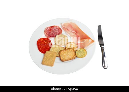 Piatto di salumi e biscotti salati Foto Stock