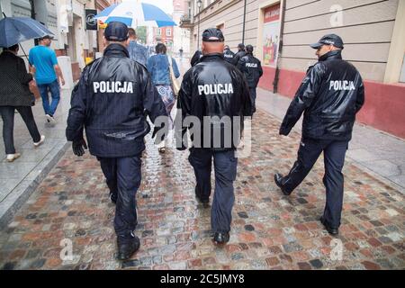 Polizia polacca a Starogard Gdanski, Polonia. 29 Giugno 2020 © Wojciech Strozyk / Alamy Stock Photo Foto Stock