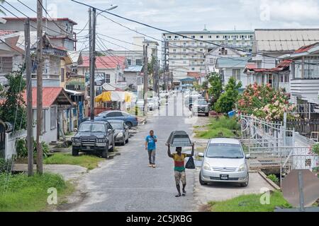 Via a Georgetown, capitale della Guyana, regione di Demerara-Maharica, Sud America Foto Stock