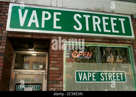 Negozio di sigarette elettroniche Vape Street su Commercial Drive a Vancouver, British Columbia, Canada Foto Stock
