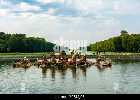 Fontana di Apollo nei giardini di Versailles Foto Stock