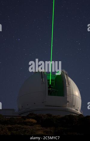 William Herschel Telescopio con laser ottico adattivo Foto Stock