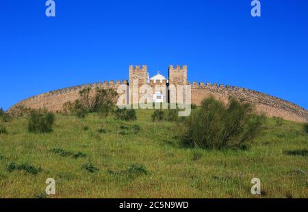 Portogallo, Alentejo, distretto di Evora, Arraiolos. Il castello medievale di Arraiolos. Foto Stock