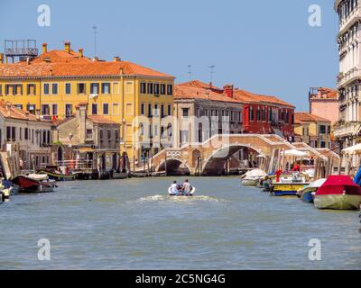 Venezia, Italia - 20 giugno 2017: Architettura di Venezia lungo il Canal Grande Foto Stock