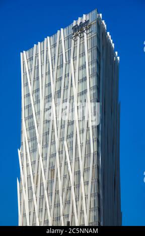 BARCELLONA, SPAGNA - 12 LUGLIO 2016: Nuova architettura moderna nella zona Diagonal Mar i el Front Maritim del Poblenou. Barcellona, Spagna - 12 luglio 2016: Foto Stock