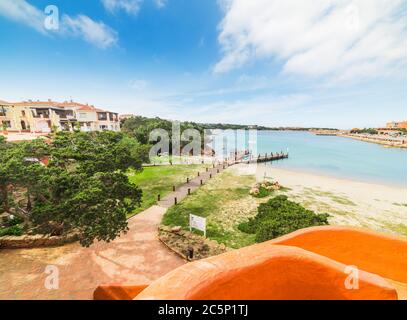 Cielo nuvoloso su Porto Cervo, Costa Smeralda. Sardegna, Italia Foto Stock