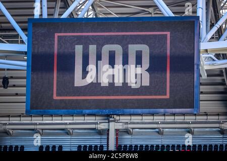 Torino, Italia, 04 lug 2020, VAR durante la Serie A 2019/20 match tra Juventus e Torino FC allo stadio Allianz di Torino, Italia il 04 luglio 2020 - Foto Fabrizio Carabelli durante Juventus vs Torino - - Credit: LM/Fabrizio Carabelli/Alamy Live News Foto Stock